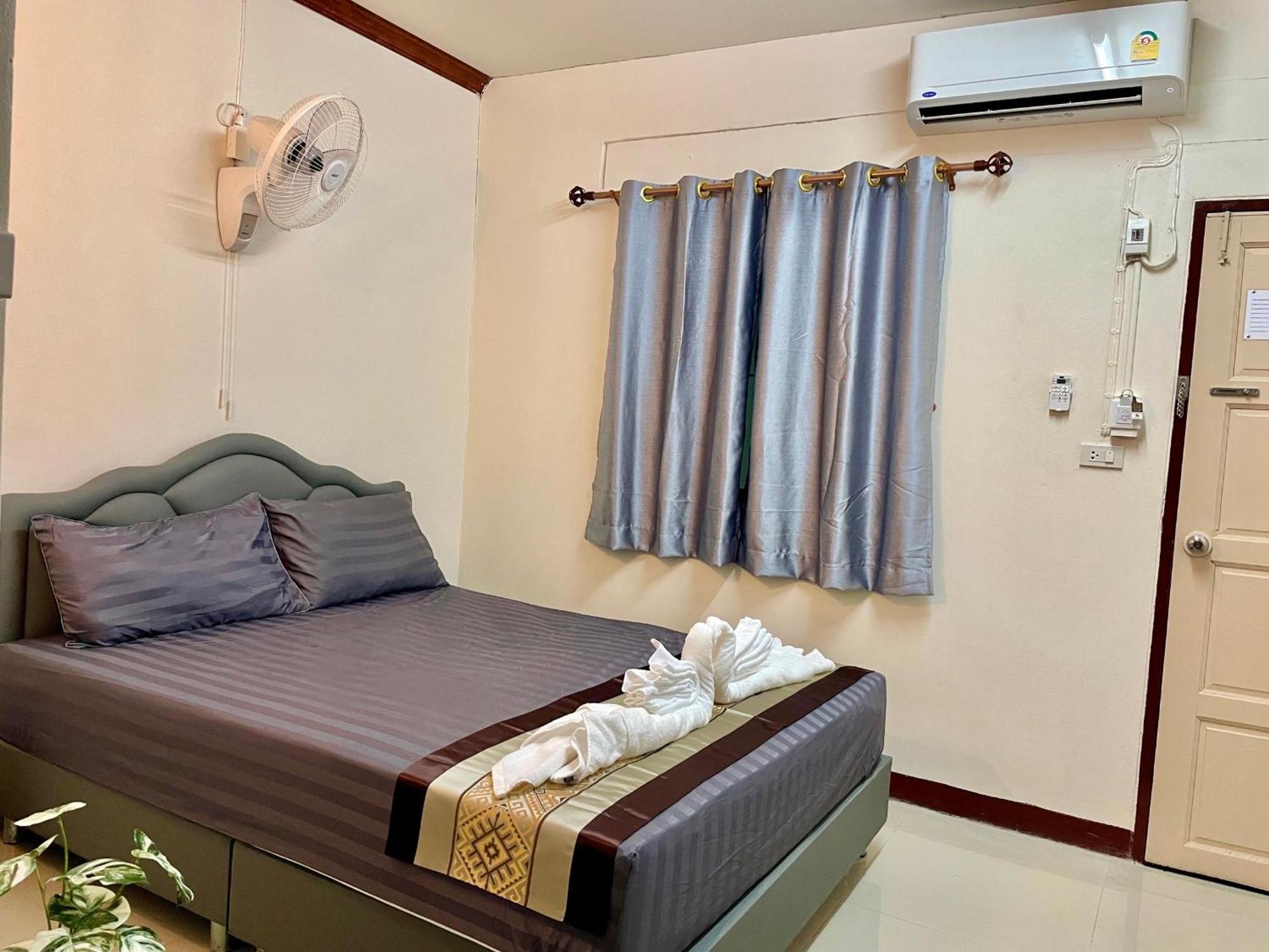 2B Cozy Hostel ตรัง Экстерьер фото